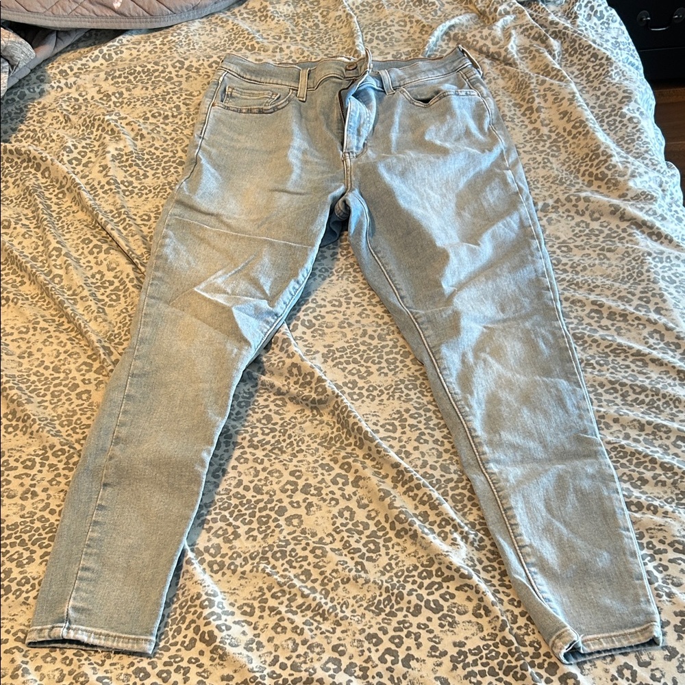 Levi’s Light Blue Skinny Jeans